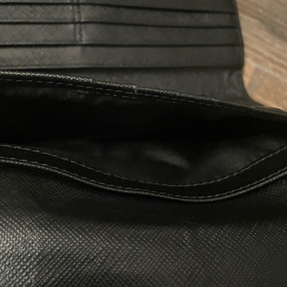Coach Pebbled Leather Trifold Wallet🖤 - Picture 12 of 14